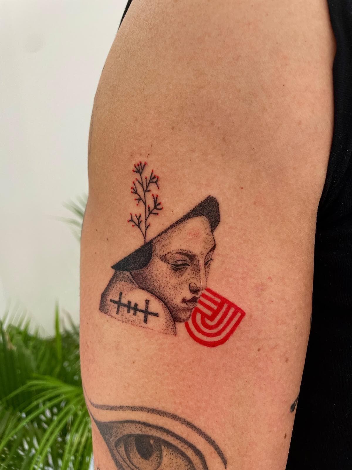 SINO Realistisches Tattoo Design - Professionelle Realismus Tätowierung