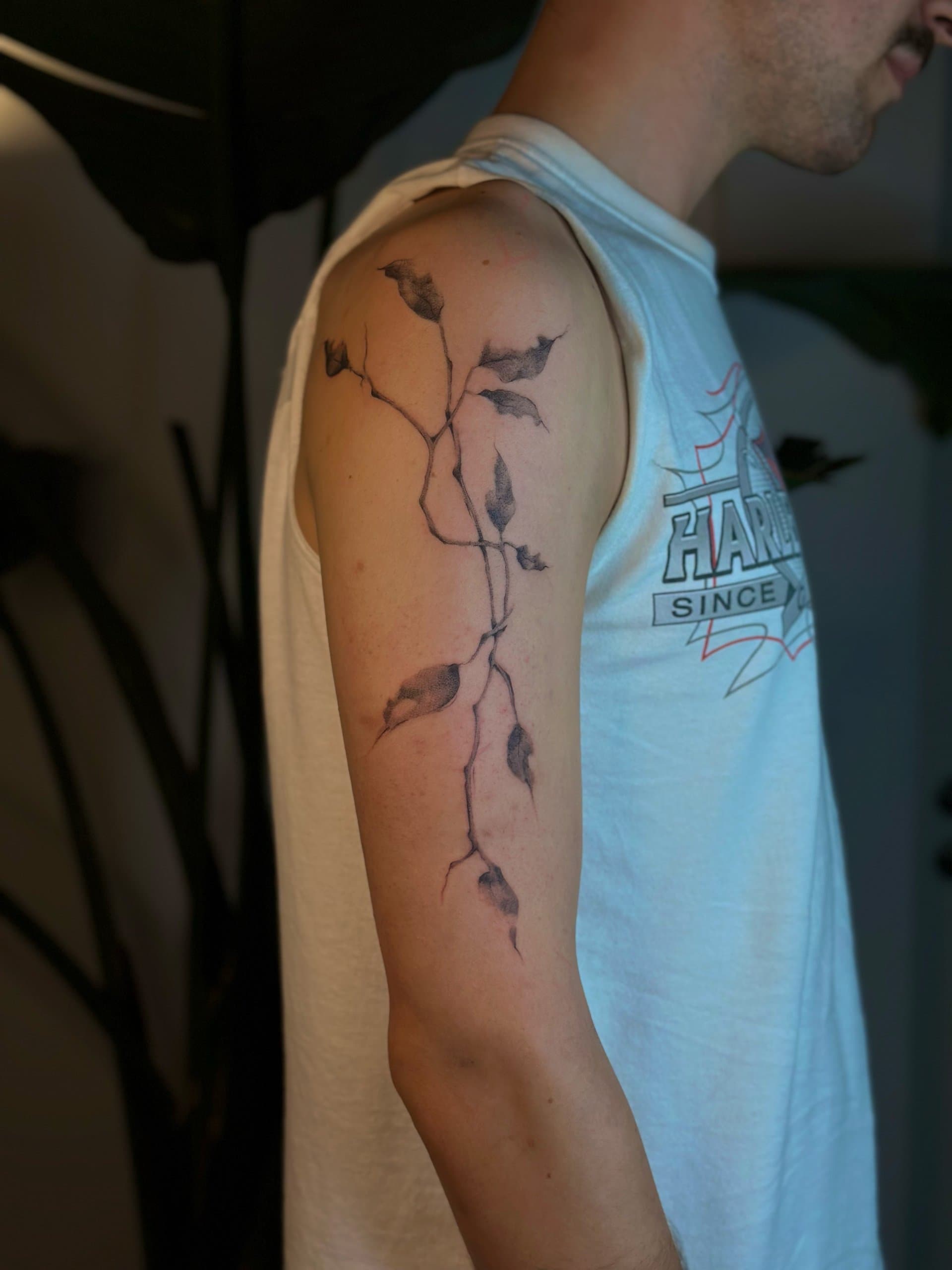 SINO Abstraktes Tattoo Design - Contemporary Art Tätowierung