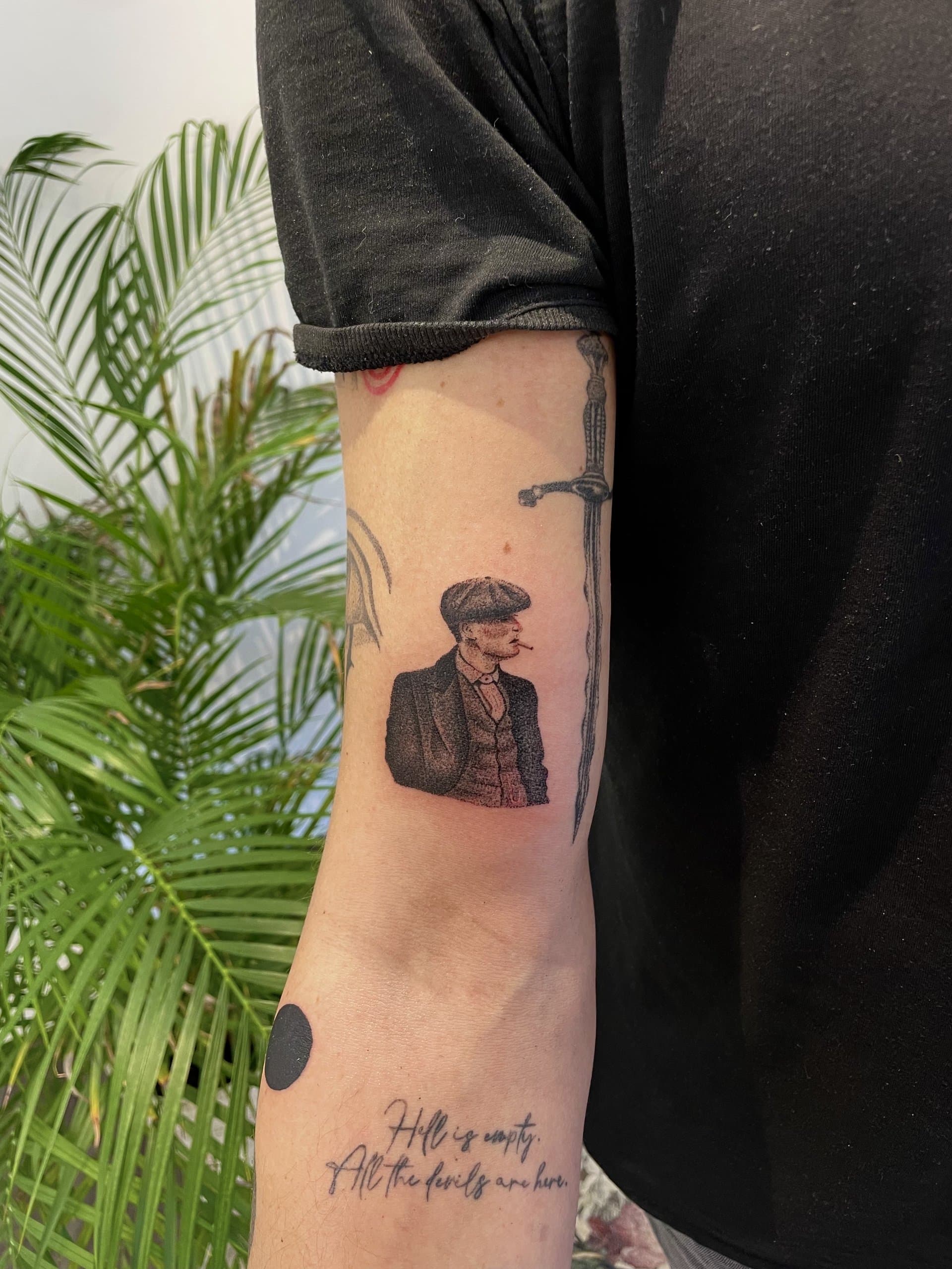 SINO Realistisches Tattoo - Hyperrealistische Tätowierung Contemporary Style